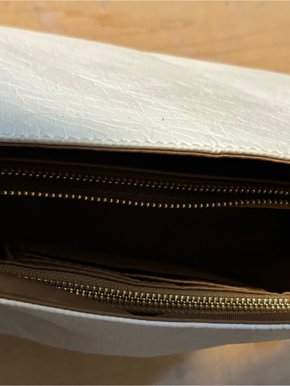 White Leather Zip-Top Wristlet Clutch
